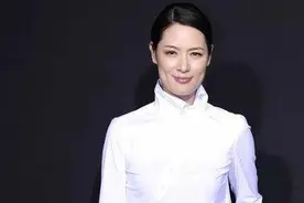 亚洲名模马艳丽，身价过亿的老总，跑到山里种蘑菇图片