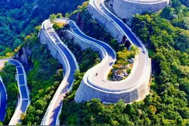 何必去川藏线！山东这条天路堪称“国内秋名山”！老司机快收藏！图片