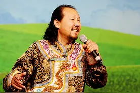 酒鬼腾格尔：为喝酒偷车、卖血、办协会，酒后几十万玉马豪气送人图片