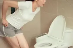 憋尿憋到哭，那些难忘的憋尿经历图片