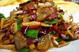 萝卜干炒腊肉：“我有旨蓄，亦以御冬。”图片