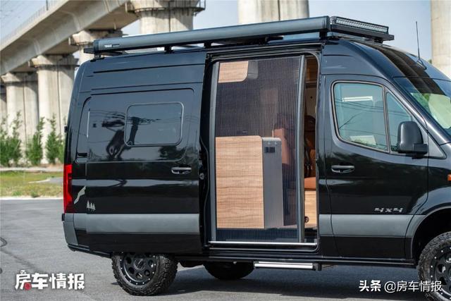 峰值扭矩1000牛米的房车见过么？配4驱厨卫齐全住2人，这品牌够硬