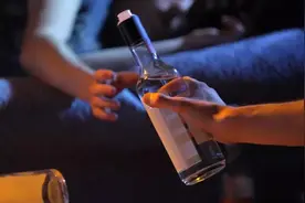 最新披露：这些白酒不要买，白送也不要，喝了对身体没好处图片