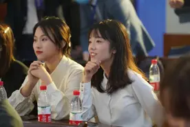 全网热议！5名女大学生将苹果公司告上法庭，相关词条冲上热搜第一！图片
