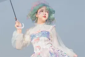让lo娘放弃花嫁，也要穿的“人鱼姬”长什么样？仙美梦幻太迷人​图片