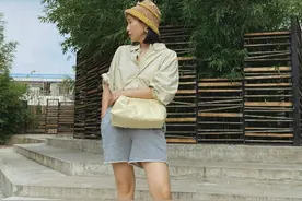 40岁女人出门，最好少穿这3种“鞋子”，不仅廉价，上身还很掉价图片