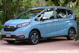 实拍7座飞度Freed！二排放倒能当床，13万起售让我心动了图片