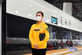 全国独有！这里的高铁小姐姐穿运动服上班图片