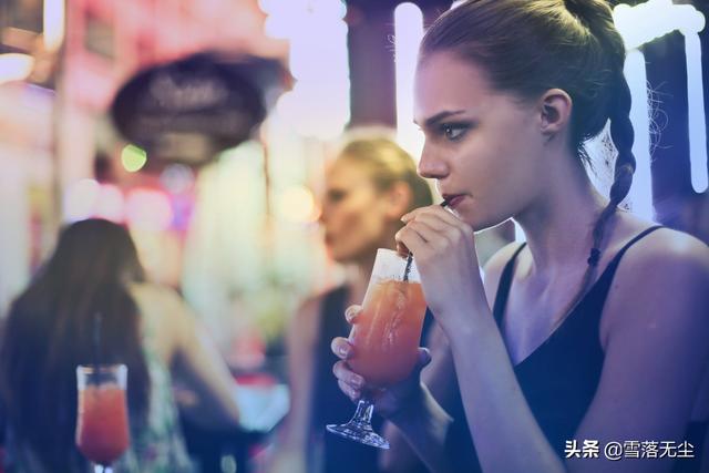假如老公背叛了你，女人真正“解气”的做法，并不是离婚