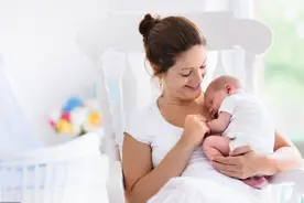 虽然母乳喂养不易，但吃母乳长大的孩子，身上都有这3种好的特质图片