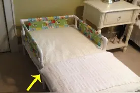 这业主脑洞实在大，用“热熔管”来做床，孩子睡上面舒服还省钱图片