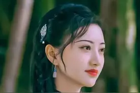 同样是民国风眉毛：景甜惊艳，吴谨言出戏，却不及袁泉一个回眸图片