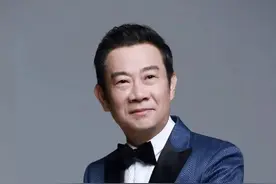 从“相声演员”到“主持人”，他被称为跨界出圈的规矩人丨幕后图片