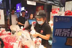 渭南的城市烟火气——地摊经济图片
