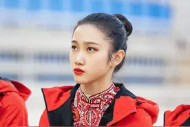 在闭幕式上，“挑眉绝子”的仙女找到了图片