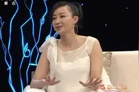 买红妹登台，现场表白王为念：我爱上你了王为念吓得直接跪地上图片
