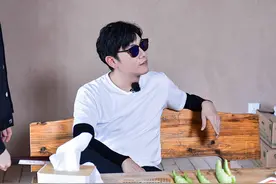 一起爬山吗？秦昊《极限挑战》里再演“张东升”图片