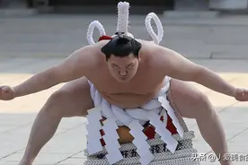 在日本相扑手很受人尊敬，看完其饮食后感慨：完全不羡慕图片