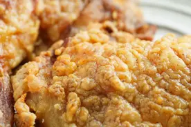 辛苦了，今天给你加个不用油炸却酥脆爆汁的脆皮大鸡腿图片