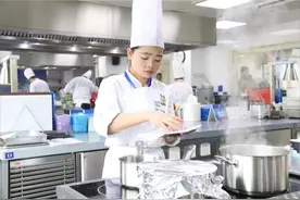 湖北95后姑娘厨艺惊人，受聘为国家队专家教练助理，如今获共青团中央表彰！图片
