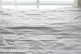 耗时三个月，他用一张纸折出完整武士，复杂程度让人服气图片