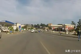 福建大叔40岁闯荡非洲，一句英语也不会讲，在当地开了3家超市图片