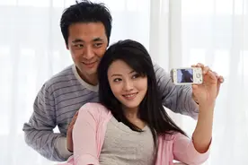 41岁女人嫁29岁小伙，婚后痛苦不堪提离婚，男人：除了我谁要你？图片