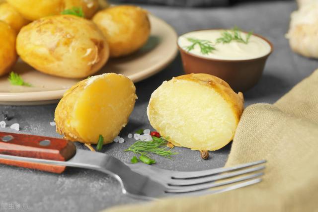 土豆千万不能这么吃！医生提醒，土豆没吃对容易伤身体