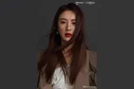 薇娅靠女王脸登大片！跟风热巴剪“手残刘海”真飒，姐solo出道吧图片
