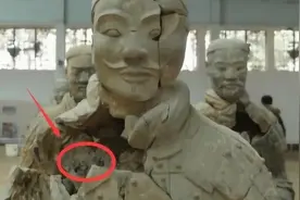 秦始皇兵马俑是用活人烧制？一尊兵马俑裂开后，解开真正的谜底图片
