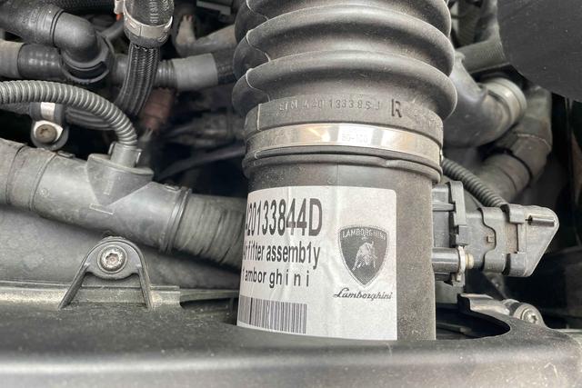 报价100W的兰博基尼盖拉多俩人排队购买？客户：先来后到