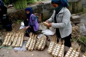 云南十八怪，为什么“鸡蛋用草串着卖”？#云南特色美食图片
