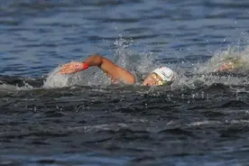 这个山东姑娘，在东京奥运会游完了孤独的10000米图片