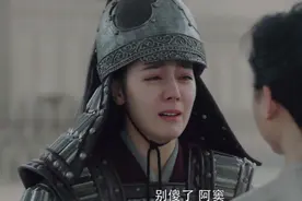 女明星的将军装：热巴像男人，景甜惊现厚刘海，杨幂赵丽颖飒爽图片