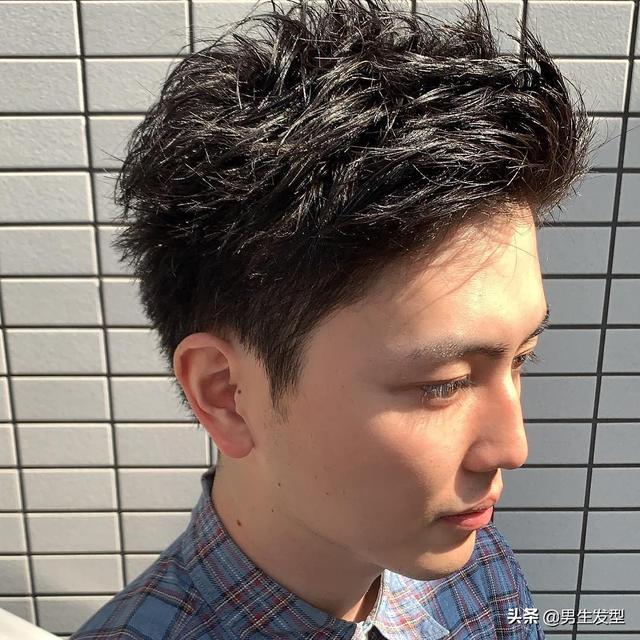 今夏10款"最帅气"的男生发型,5种风格,让你清爽又时尚