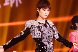 舞台女王李宇春，为啥最爱Balmain？图片