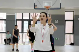 石家庄二中国际级篮球裁判王泽波老师义务收徒图片