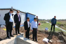 榆树市副市长闫伟到卡岔河部分河段和富田污水处理厂进行巡河检查图片