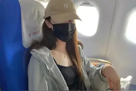 最新机场穿搭，大衣长裙被拉黑，其实这几款才好看图片