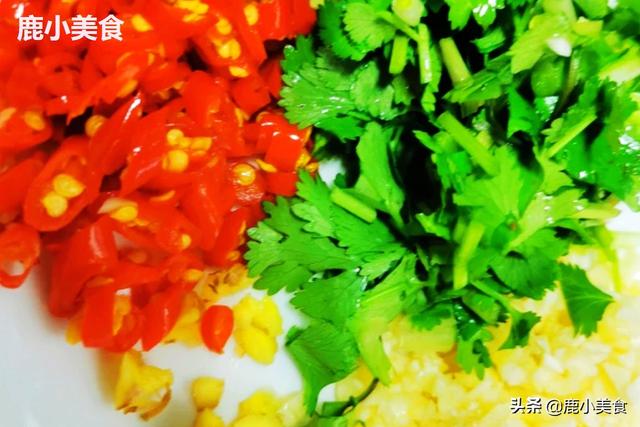 5月此野菜别忘吃，含“18种”氨基酸，简单炒，比菠菜鲜嫩下饭