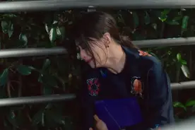 姐姐被江水卷走，家人索赔41万为弟弟买房，强迫女儿“扶弟”的父母，就是“加害者”图片