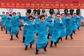 南京小学生运动会这帮孩子火了：穿长衫跳炫舞，气氛热烈燃爆现场图片