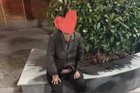 凌晨1点，看看他们在街上做什么？图片