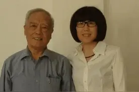 30岁保姆跟70岁大爷结婚生子，为“黄昏恋”不顾一切，现状如何？图片