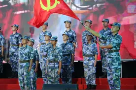 海军兵哥：战地歌会 号角催征图片
