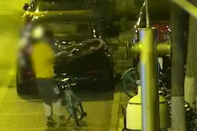 “就这样看着你，往哪跑”一男子偷车被“直播”，北京民警迅速抓人图片