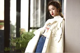 陌陌百变的舒舒表演创意机械舞，“百变女王”果然百变图片