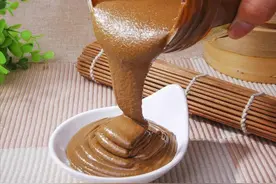 芝麻酱调稀，用冷水还是热水？这步弄不对，难怪口感差还不好吃图片