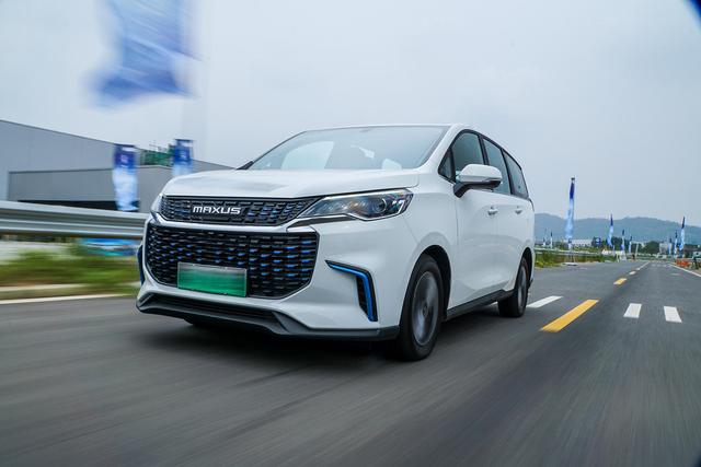 场地试驾上汽MAXUS EUNIQ 5，底盘质感出色的家用MPV