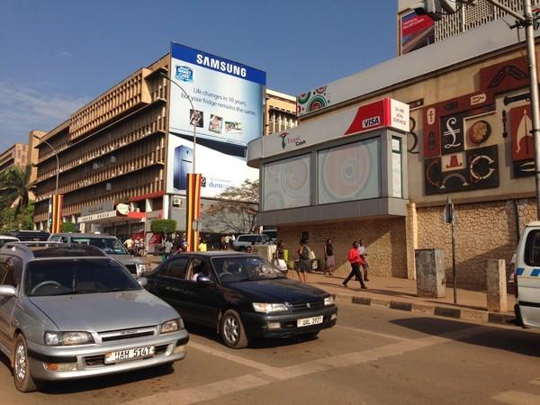 在维多利亚湖畔品尝着国宴"马托基",乌干达50000先令赏析